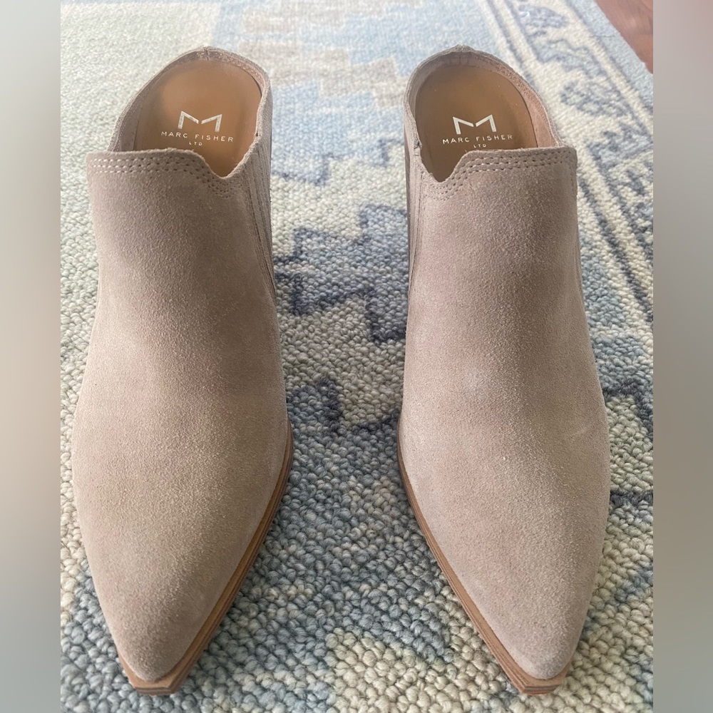 Marc Fisher Heeled Mule Neutral